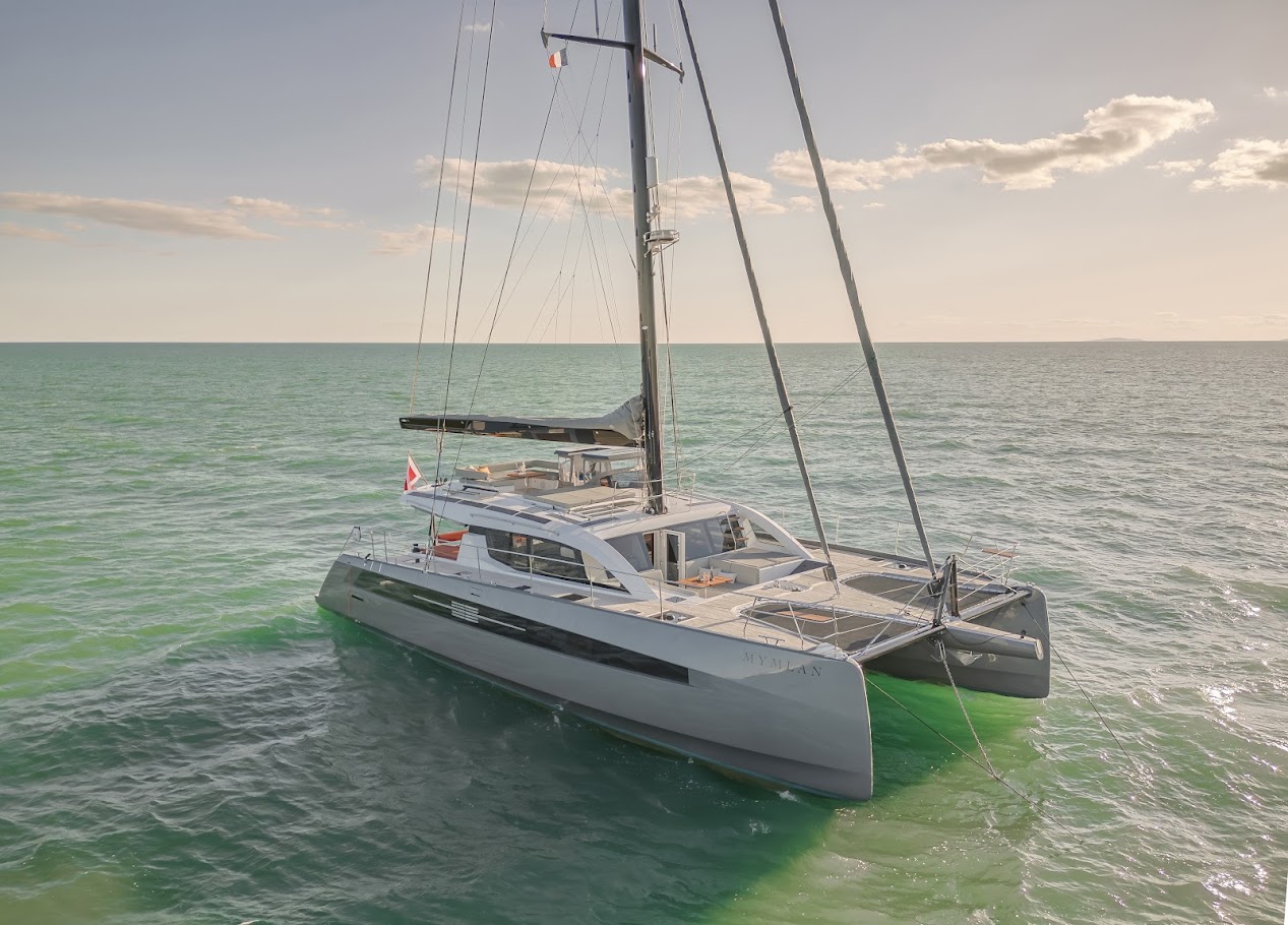 Mymlan Catamaran interior salon