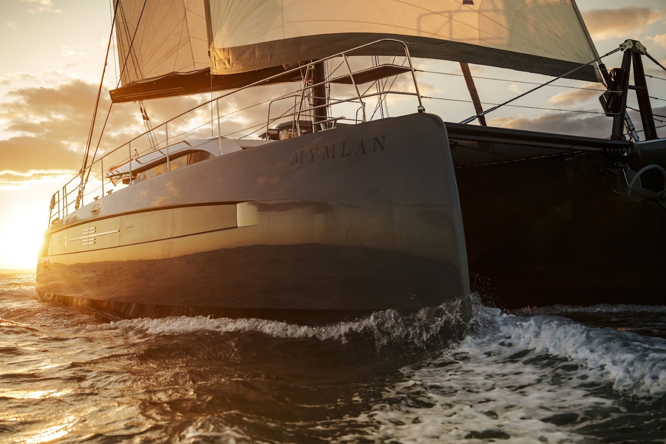 Mymlan Catamaran flybridge